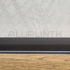 Плінтус алюмінієвий Kluchuk хвилястий 60x11.7x2700 мм Чорний RAL9005, чорний